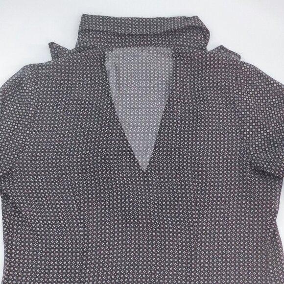 LOFT Ann Taylor lightweight blouse frill deep cut neck black women's size 6 - Picture 4 of 9